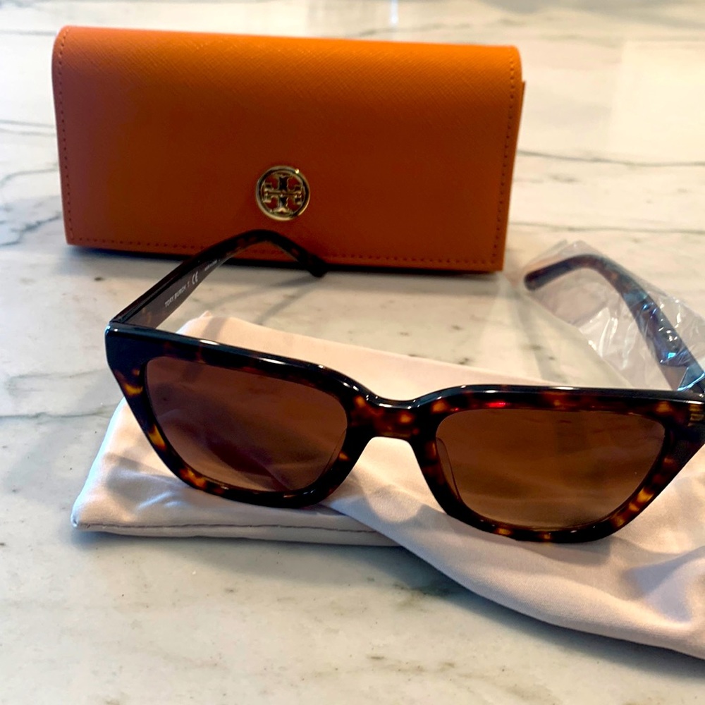 Brand new Tory Burch sunglasses with case